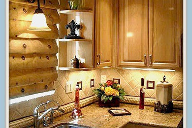 Esempio di una cucina chic di medie dimensioni con ante beige, nessuna isola, lavello a doppia vasca, ante con bugna sagomata e elettrodomestici in acciaio inossidabile