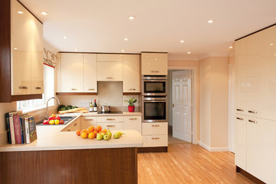This is an example of a kitchen in Devon.