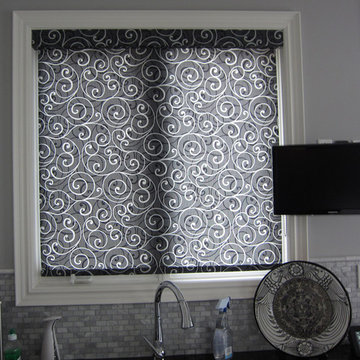Patterned roller shade in an Oakville home