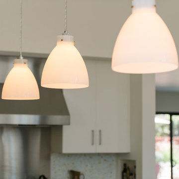 pendant lighting detail / open kitchen