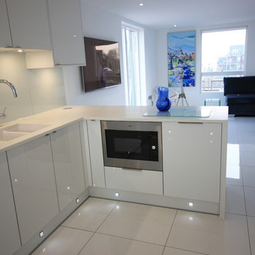 Penthouse Contemporary Kitchen in Greenwich