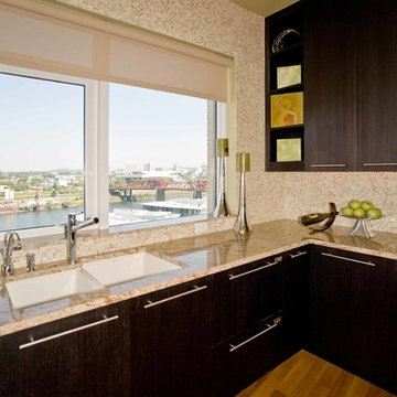 Penthouse in the Pearl District: Kitchen