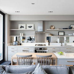 Moderne Küchen mit Rückwand aus Spiegelfliesen Ideen, Design & Bilder