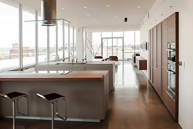 Example of a trendy kitchen design in Minneapolis