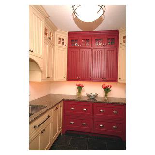 Perfect Entertaining Setup - Traditional - Kitchen - Burlington - by