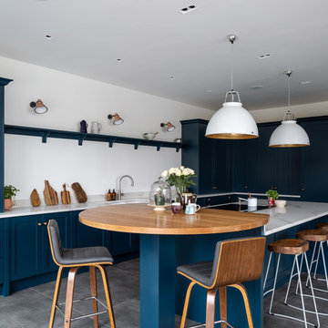 Plain Shaker in Hague Blue by Farrow & Blue