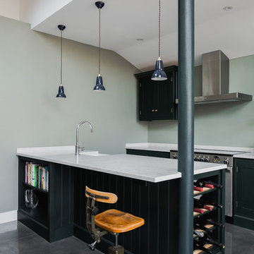 Plian Shaker in Studio Green