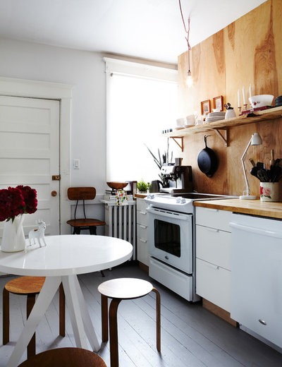 Contemporary Kitchen by Jenn Hannotte / Hannotte Interiors