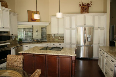 Design ideas for a classic kitchen in Jacksonville.