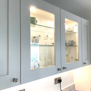 Porcelain glazed wall units