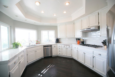 Example of a transitional kitchen design in Orange County