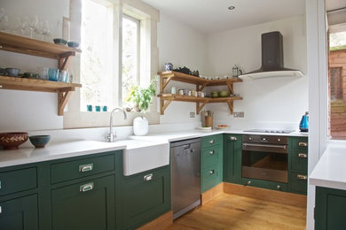 Inspiration for a country kitchen remodel in Gloucestershire