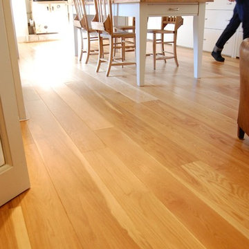 Prime Oak Floor in Family Kitchen