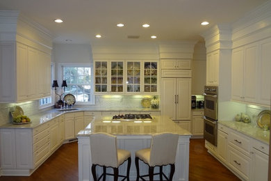 Elegant kitchen photo in New York