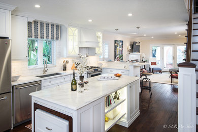 This is an example of a traditional kitchen in Orlando.