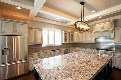 Example of a classic kitchen design in Indianapolis