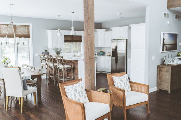 Beach Style Kitchen by deluxe design studio