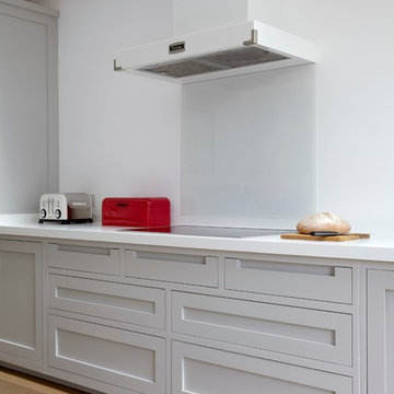 Putney Handleless Shaker Kitchen