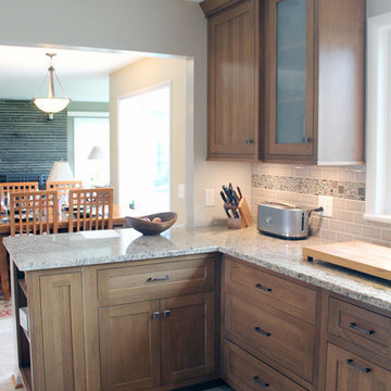 Quarter Sawn Oak Kitchen with Matching Bar Area