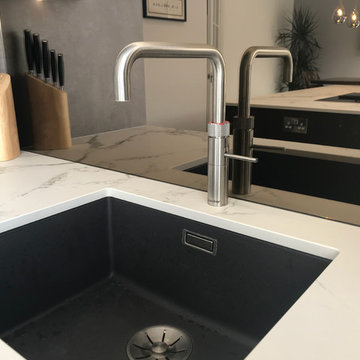 Quooker boiling water tap and bronze mirror