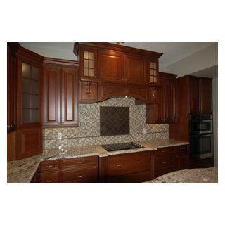 Ramaka - Traditional - Kitchen - Tampa - by The Bath and Kitchen ...