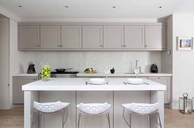 Contemporary Kitchen by Woodale
