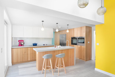 Design ideas for a modern kitchen in Sussex.