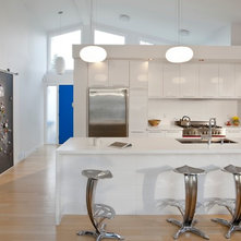 Modern Kitchen by rectangle design inc