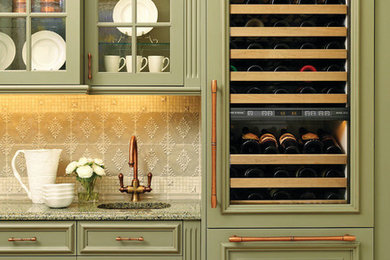 Elegant kitchen photo in New York