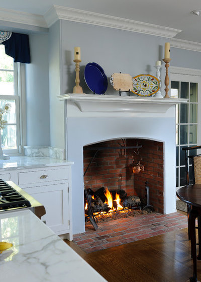 Traditional Kitchen by Archer & Buchanan Architecture, Ltd.