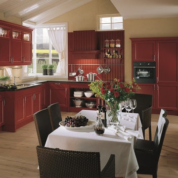 Red traditional kitchen
