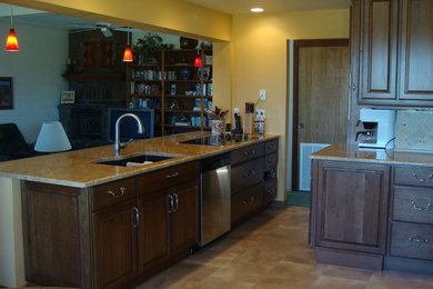 Trendy kitchen photo in Oklahoma City