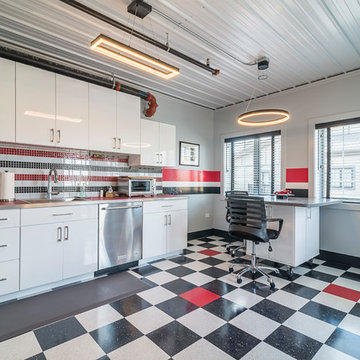 Retro Custom Garage