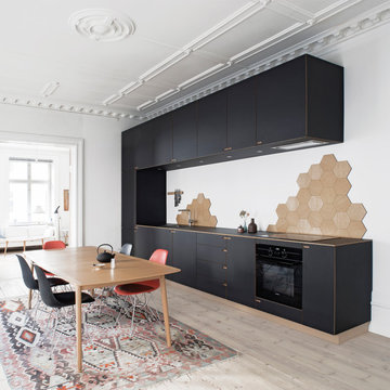 Ribegade Kitchen - bespoke kitchen with a graphical feel.