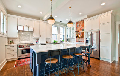 Kitchen Combo to Try: Neutral Cabinets, Different-Colored Island