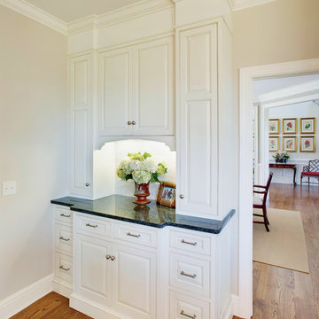 Right at Home with Traditional Kitchen Cabinets