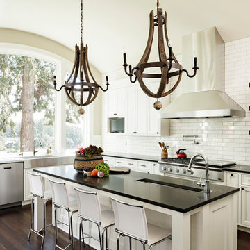 Riverfront: Kitchen