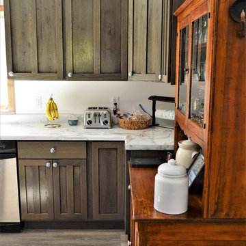 Roann, IN. Haas Signature Collection. Barnwood Hickory Kitchen