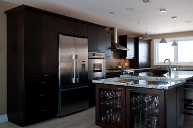 Inspiration for a timeless kitchen remodel in Toronto