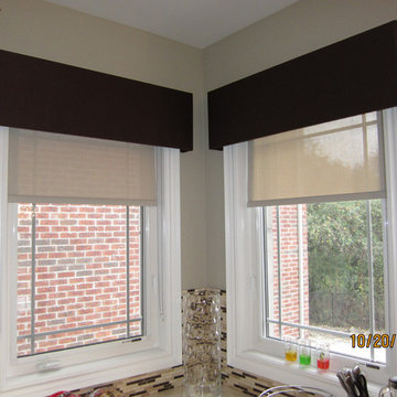 Roller shades with cornices in a King's City kitchen
