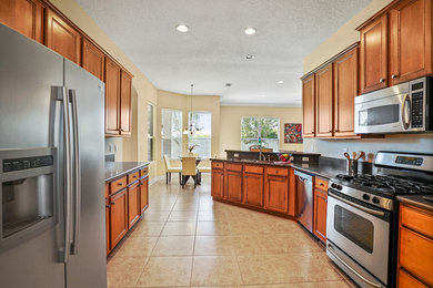 Kitchen - kitchen idea in Jacksonville