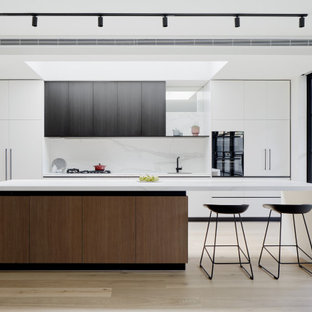 75 Beautiful Galley Kitchen With Black Appliances Pictures Ideas June 2021 Houzz