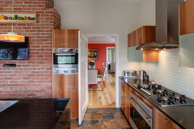 ワシントンD.C.にあるコンテンポラリースタイルのおしゃれなキッチンの写真
