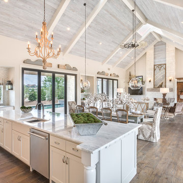 Rough Hollow Parade of Homes 2017 Vinyard Farmhouse