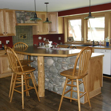 Rustic Country Kitchen in Hickory
