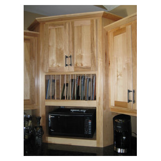 Rustic Hard Maple Kitchen - Traditional - Kitchen - Toronto - by ...