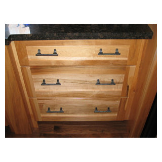 Rustic Hard Maple Kitchen - Traditional - Kitchen - Toronto - by ...