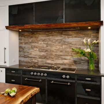 Rustic Modern Kitchen in Steel and Wood