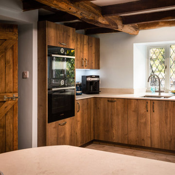 Rustic woodgrain effect kitchen