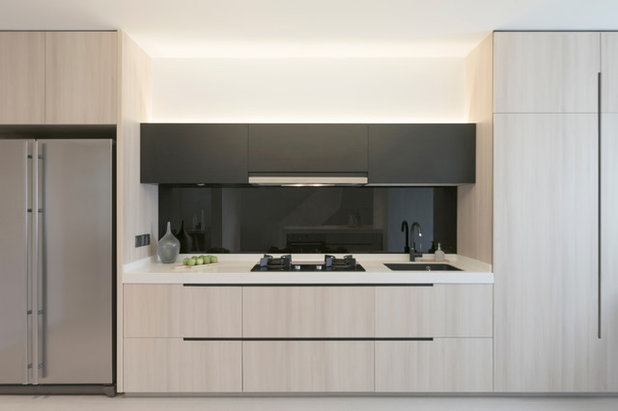 Modern Kitchen by Right Angle Studio